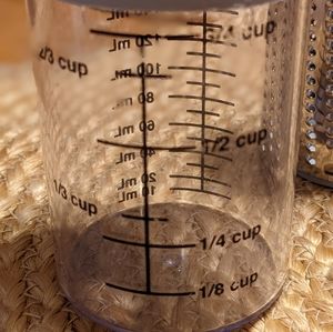 Pampered Chef Deluxe Rotating Cheese Grater Left or Right